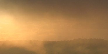 A travers les nuages